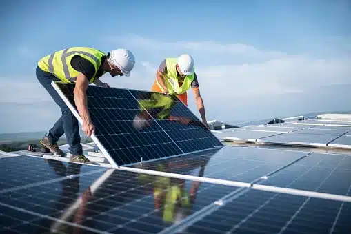 Installation de panneaux solaires pour la construction durable